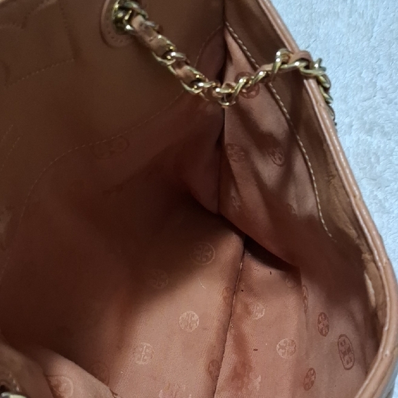 Tory Burch Quilted Tote - Picture 7 of 16